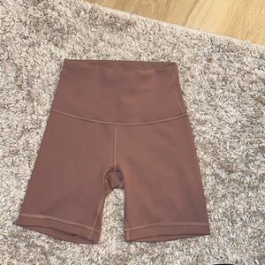 Lululemon 6” Wunder Train Short HR